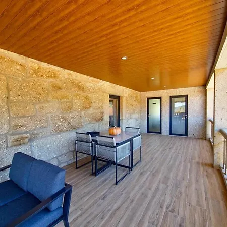 Soutelo House مزرعة للإقامة