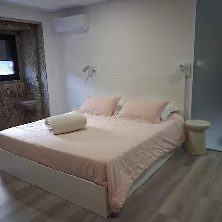 Soutelo House * פונטה דה בארקה